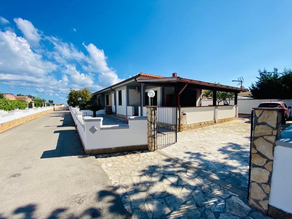 Stella Maris Limoni By Sicilvill Villa Campofelice Di Roccella Exterior photo